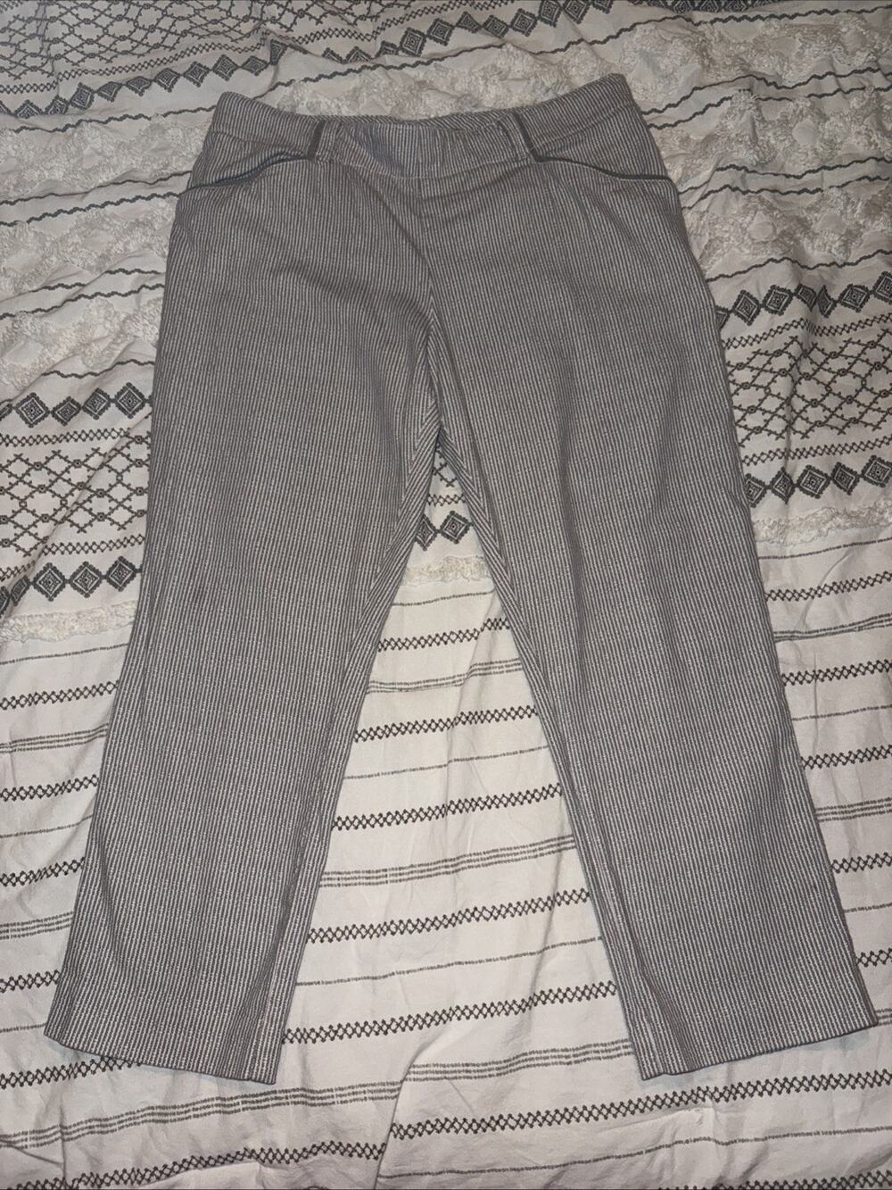 Cartonnier Anthropologie Gray / White Stripe Charlie Trouser Women Size 10